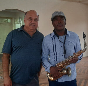 Presidente Carlos Almeida com o músico Elson Sax